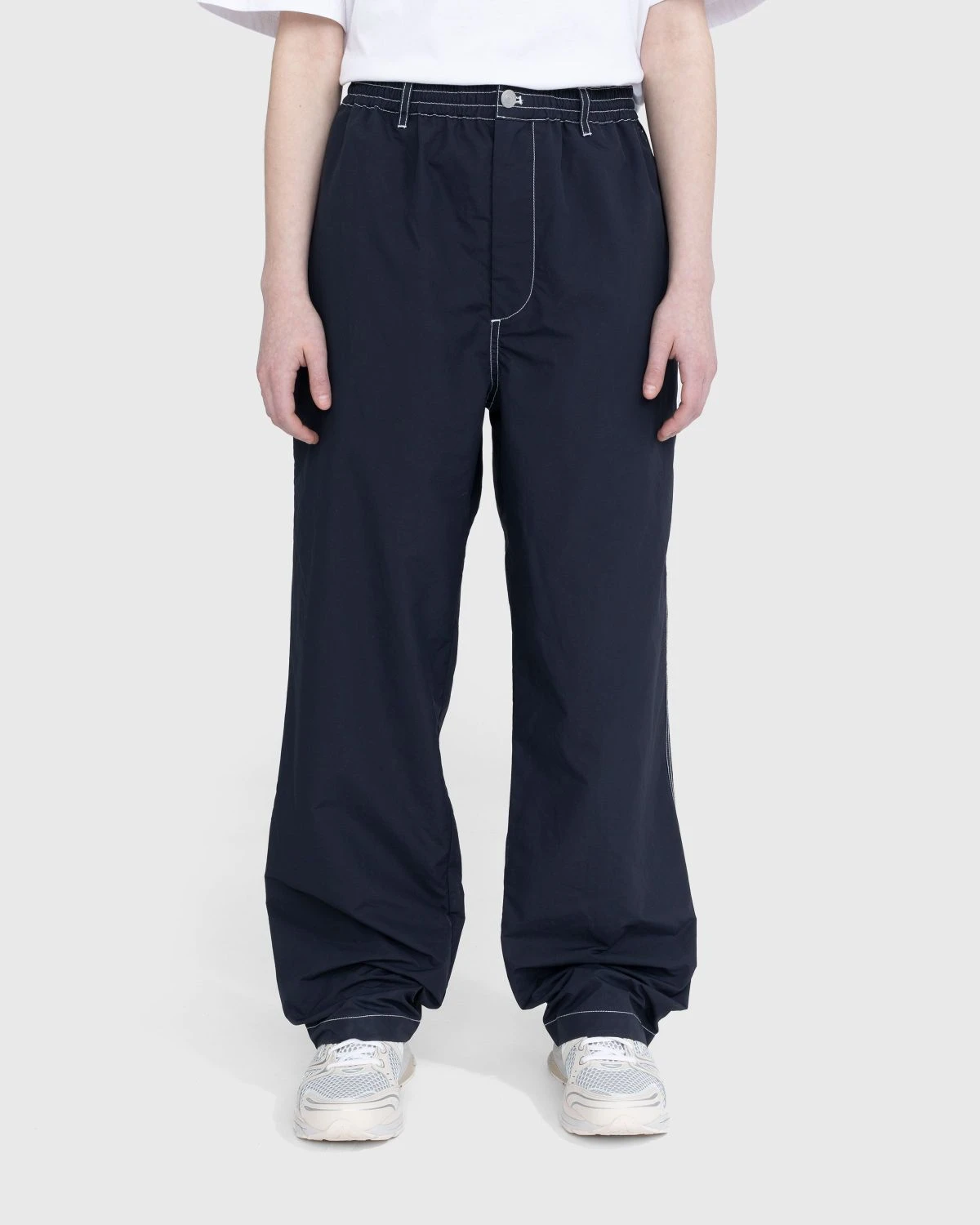 Highsnobiety – Contrast Stitch Pants Navy 2 Highsnobiety – Contrast Stitch Pants Navy - Image 2